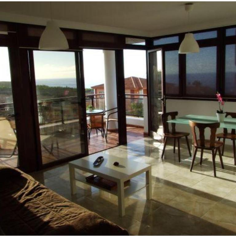 Apartment in Bajamar near coast - Three-Bedroom Apartment - 5