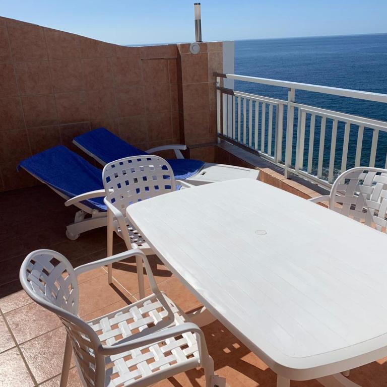 Vivienda Vacacional con Vistas a La Gomera y La Palma - Habitación Doble Familiar - 10