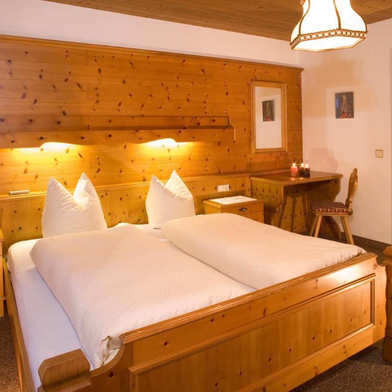 Gästehaus Rauch - Doppelzimmer mit Balkon - 1
