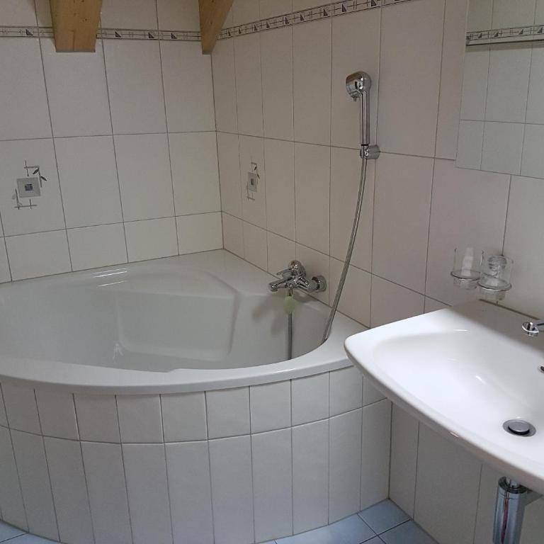 Stylish Penthouse Near Congress Center WEF - Apartment mit 2 Schlafzimmern und Bergblick - 10