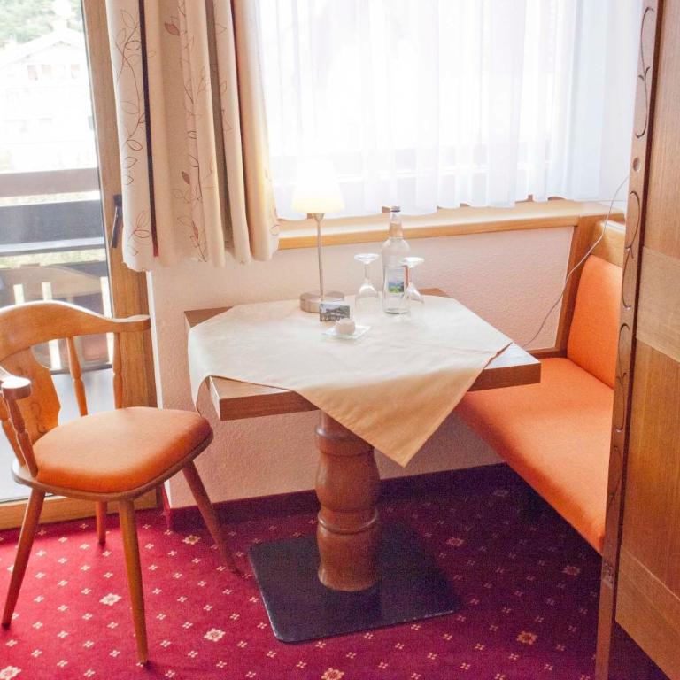 Gästehaus Birkenhof - Doppelzimmer mit Balkon - 2