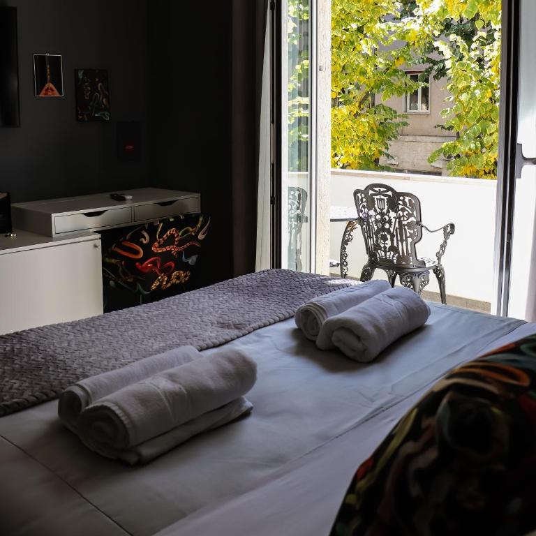 Aron Only Suites Bed and Breakfast - Camera Matrimoniale con Balcone - 8