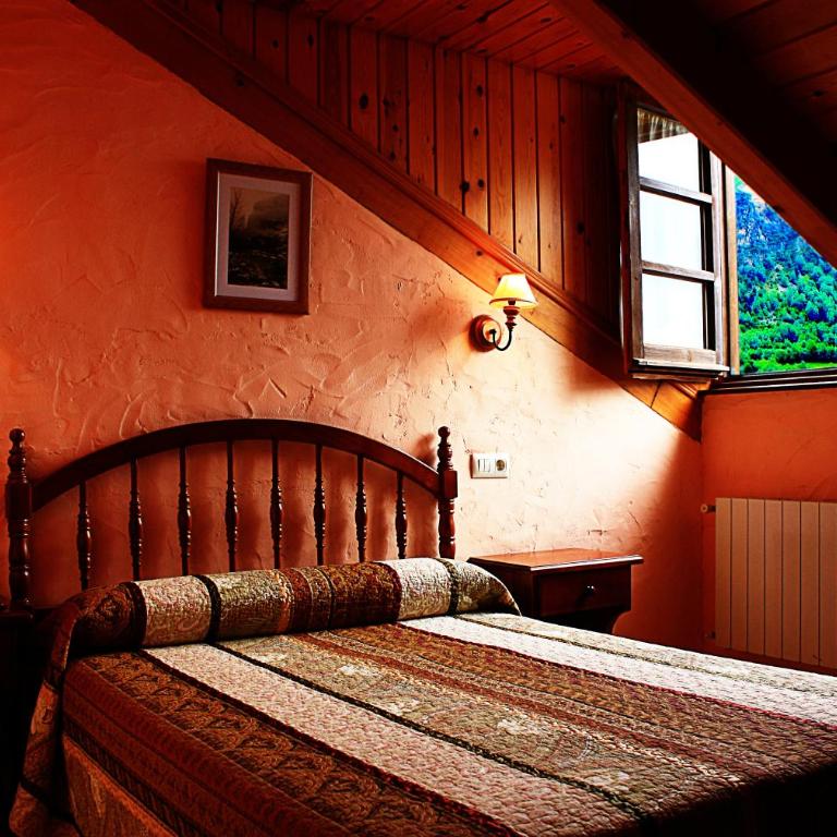 Hostal Casa Lacreu - Double or Twin Room - 10