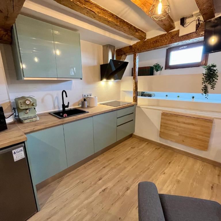 AtuaireHome Loft con encanto en el corazón de Burgos Dauda - Apartamento de 1 dormitorio - 4