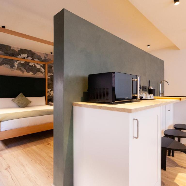 Welldone Sierpes Boutique - Suite con bañera de hidromasaje - Cama extragrande - 13