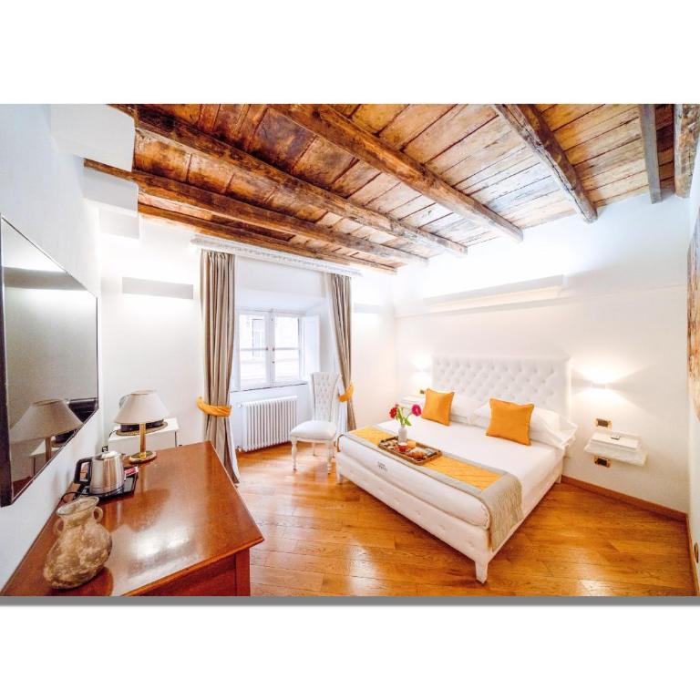 Maison Spagna Suites - Camera Tripla Luxury - 10