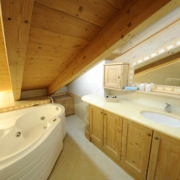 Chalet Lucky Exclusive by Livigno Accomodation - Apartment - 24
