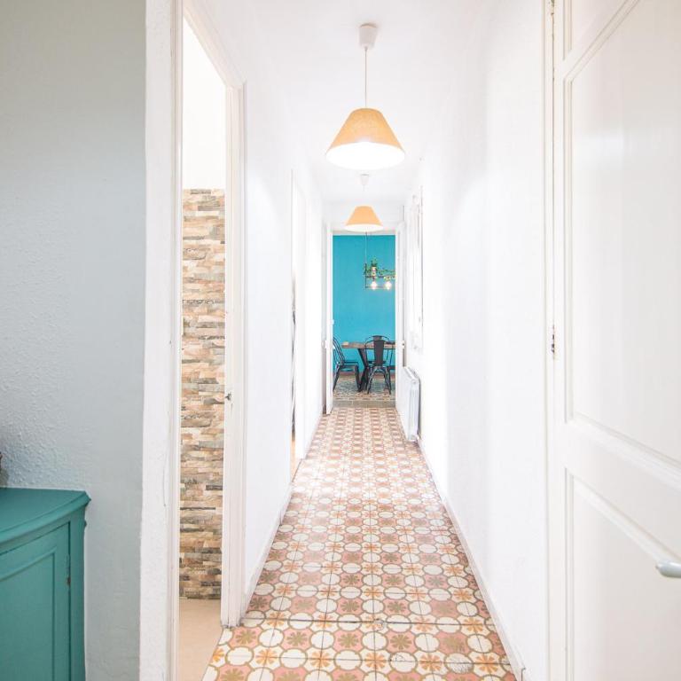 Be barcelona arco del triunfo sunny colors 2 - Three-Bedroom Apartment - 20