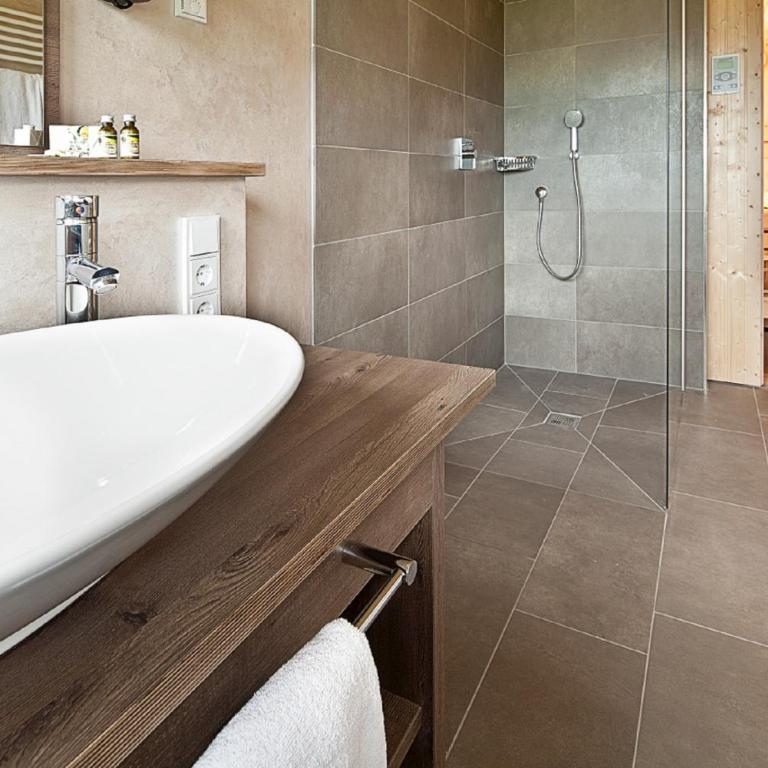 Alpenhaus Steiner - Top-Ferienwohnungen - Sommer-Bergbahn inklusive - Apartment mit 2 Schlafzimmern und Sauna im Apartment - 9