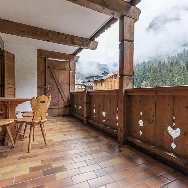 Cesa Testa - Appartamento con 2 Camere da Letto e Balcone - 2