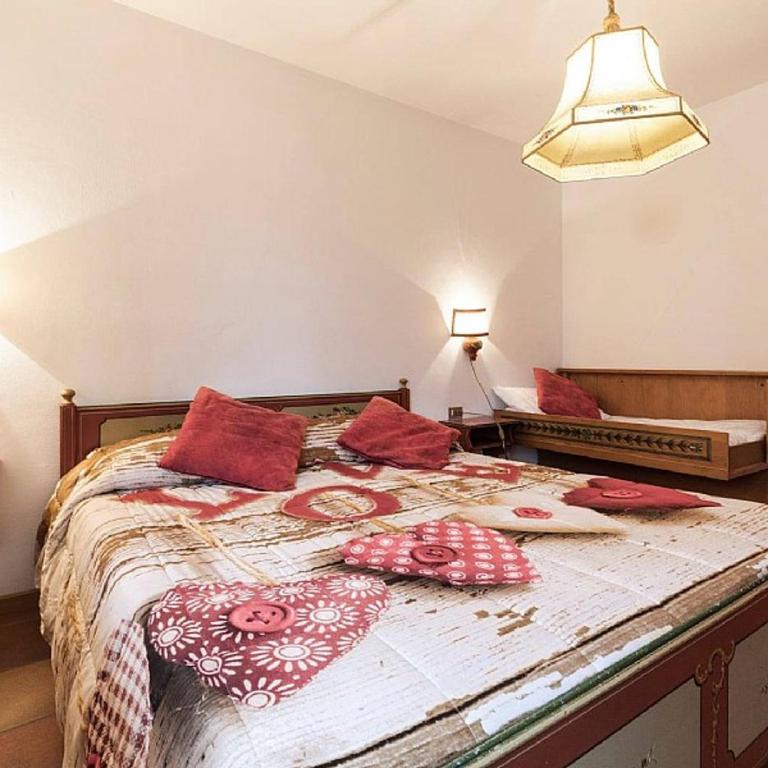 Cesa Testa - Appartamento con 2 Camere da Letto e Balcone - 1