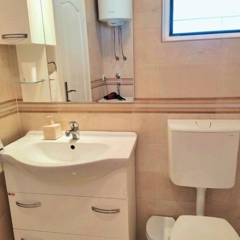 Veron Apartments - One-Bedroom Apartment with Terrace - 2