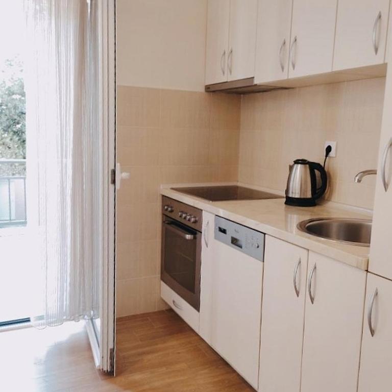 Veron Apartments - One-Bedroom Apartment with Terrace - 8