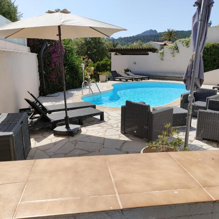 ADRECH - 3 pièces, Piscine partagée - SUD6001 - Maison 2 Chambres - 2