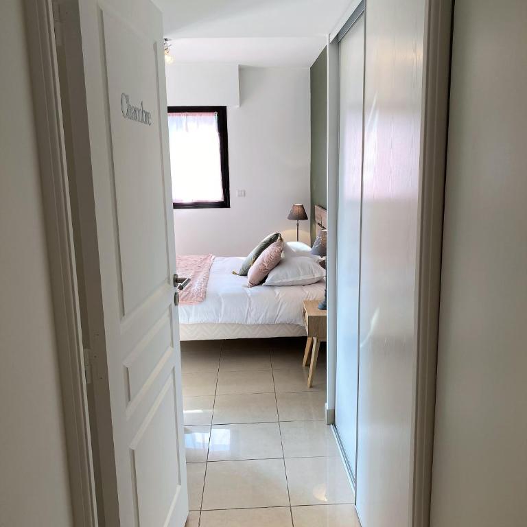 T2 proche de la gare, à 10 minutes à pieds de la Croisette, piscine & parking dans résidence de haut standing - Appartement 1 Chambre - 26