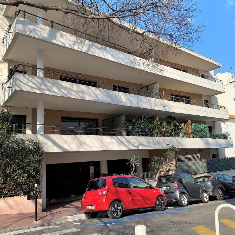 T2 proche de la gare, à 10 minutes à pieds de la Croisette, piscine & parking dans résidence de haut standing - Appartement 1 Chambre - 10