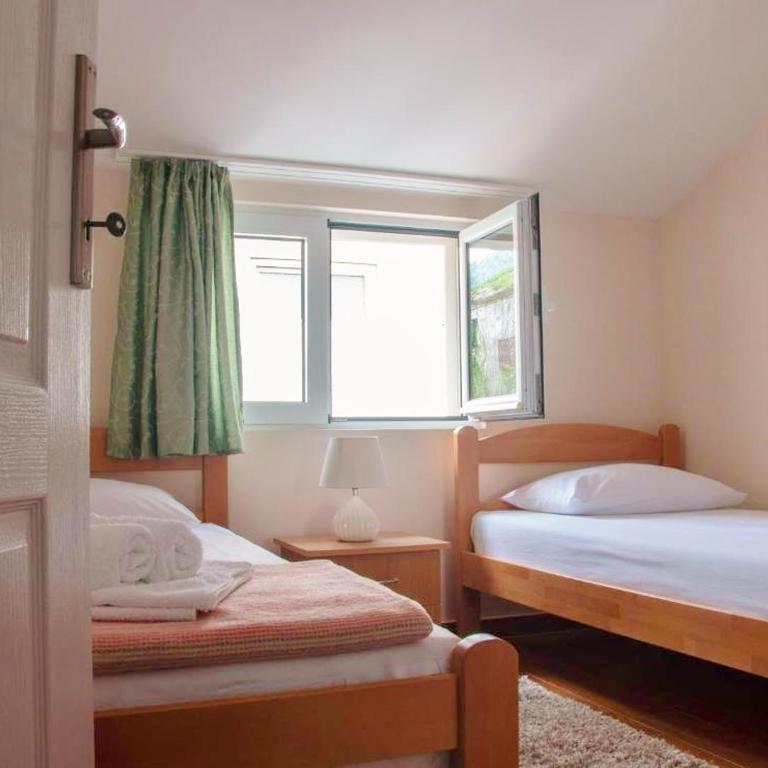 Veron Apartments - Two-Bedroom Apartment with Terrace - 16