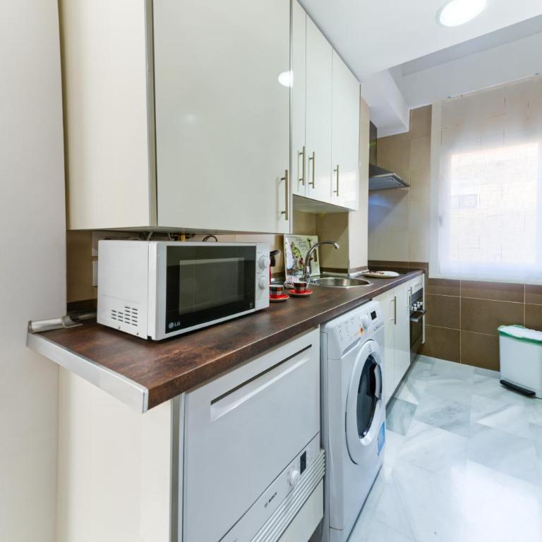 Holidays2Malaga Salitre cerca Estacion AVE & Fibra Wifi - Apartamento de 1 dormitorio - 4