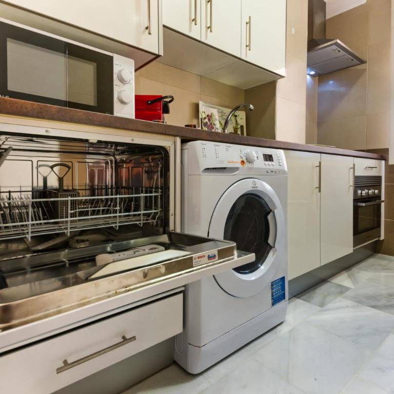 Holidays2Malaga Salitre cerca Estacion AVE & Fibra Wifi - Apartamento de 1 dormitorio - 17