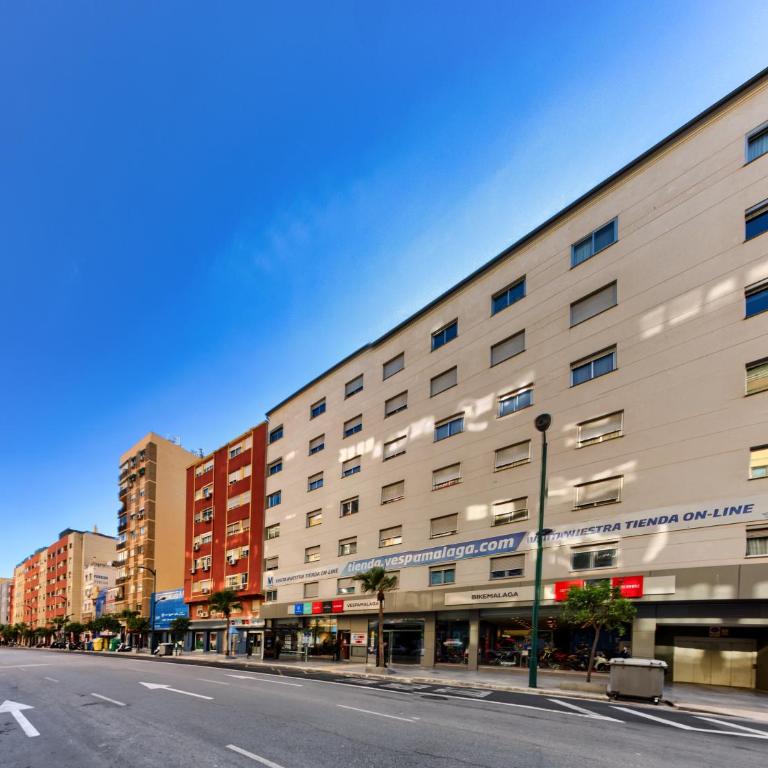 Holidays2Malaga Salitre cerca Estacion AVE & Fibra Wifi - Apartamento de 1 dormitorio - 2