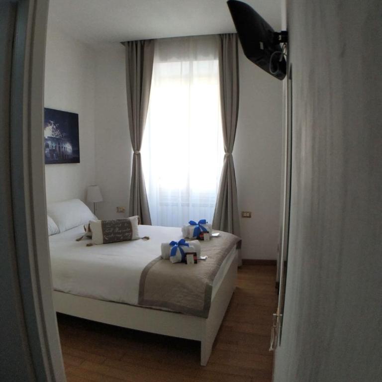 B&B Gaudium Colosseo - Camera Matrimoniale Piccola con Bagno Privato - 2