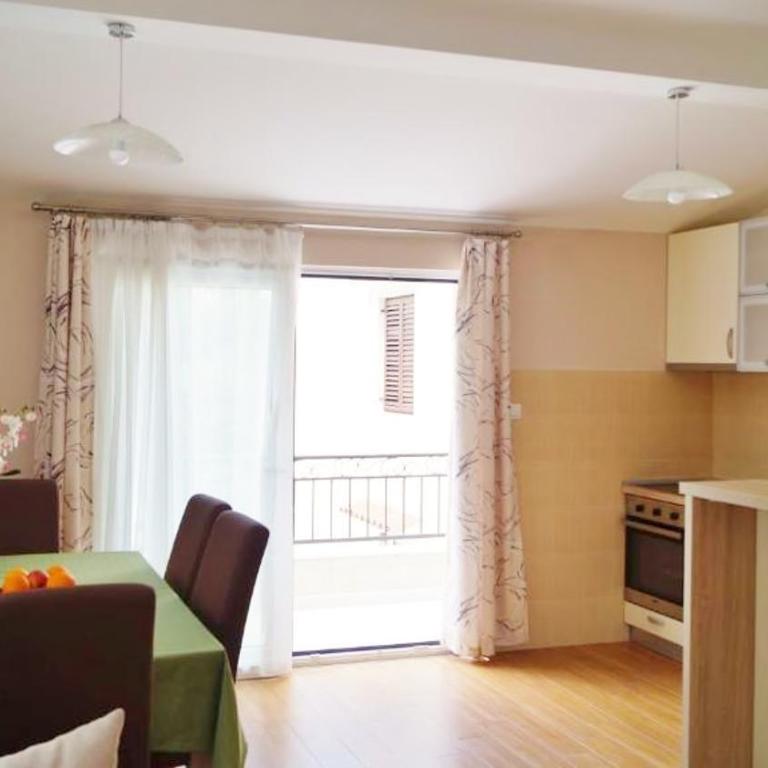 Veron Apartments - Two-Bedroom Apartment with Terrace - 5