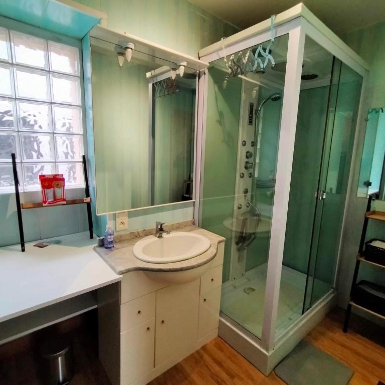 Au bord de l'eau à ConcarnOLoc - Appartement 2 Chambres - 14