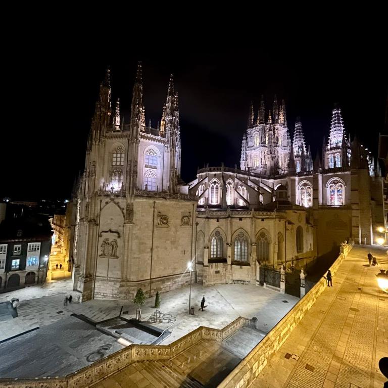 AtuaireHome Balcón con vistas a la Catedral de Burgos - Apartamento de 2 dormitorios - 3