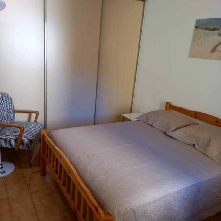 Hélios 24, T2 climatisé, parking, terrasse, 500m plage - Appartement 1 Chambre - 17