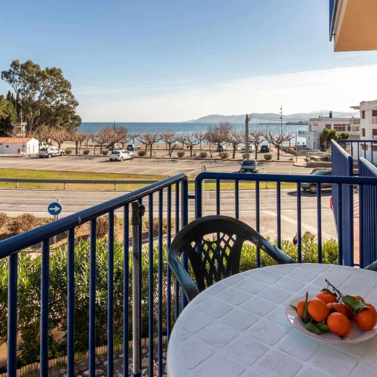 Grifeu 17 – Apartamento al lado de la playa - Apartamento de 1 dormitorio - 1