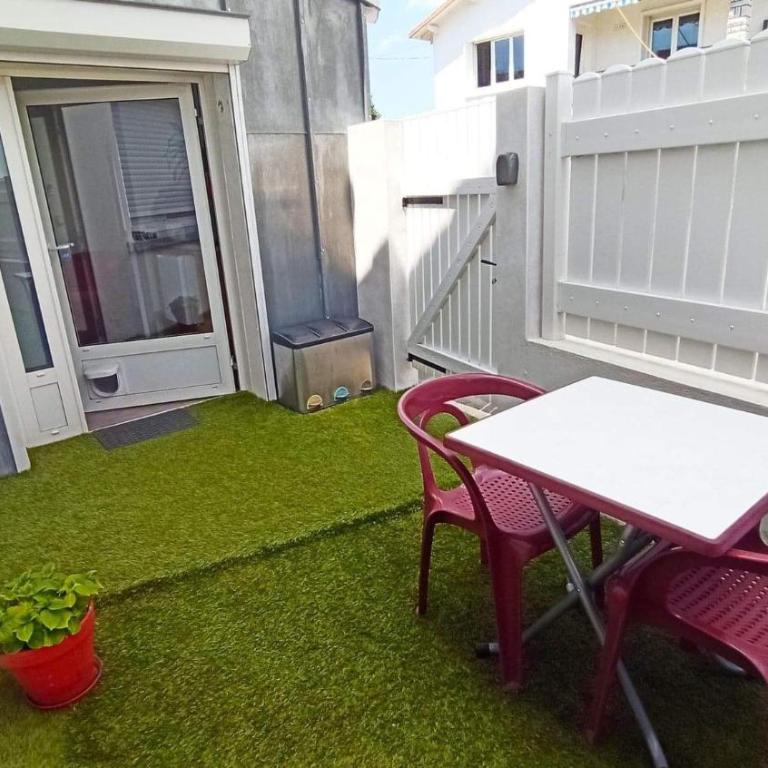 LauRina - Chambre, SDB, terrasse, arrivée autonome - Double Room with Private Bathroom - 2