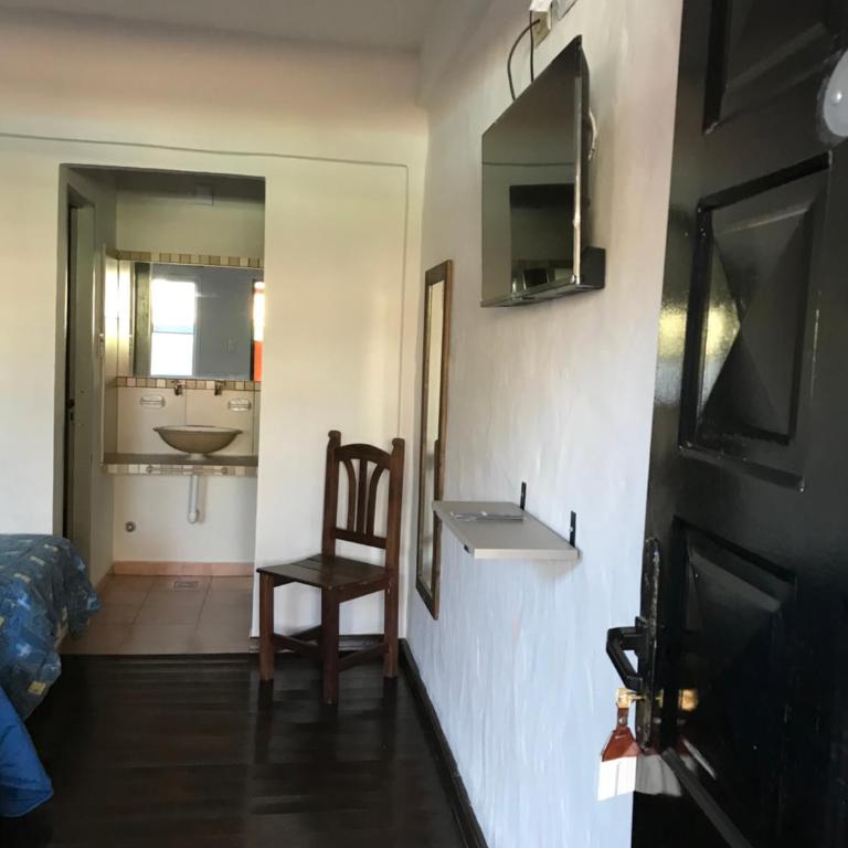 Hotel Cristobal de Colón - Habitación Triple - 11