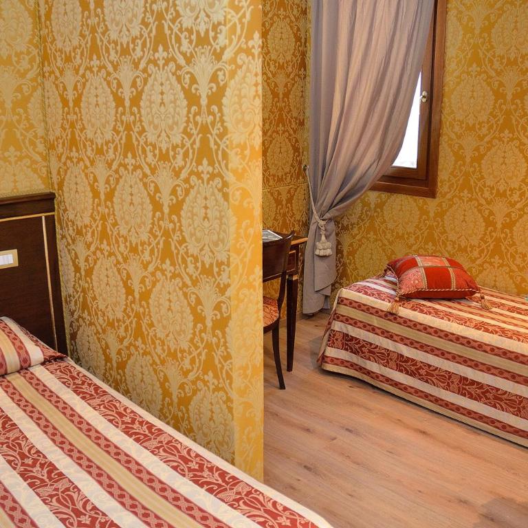 Residenza Goldoni - Camera Tripla - 7