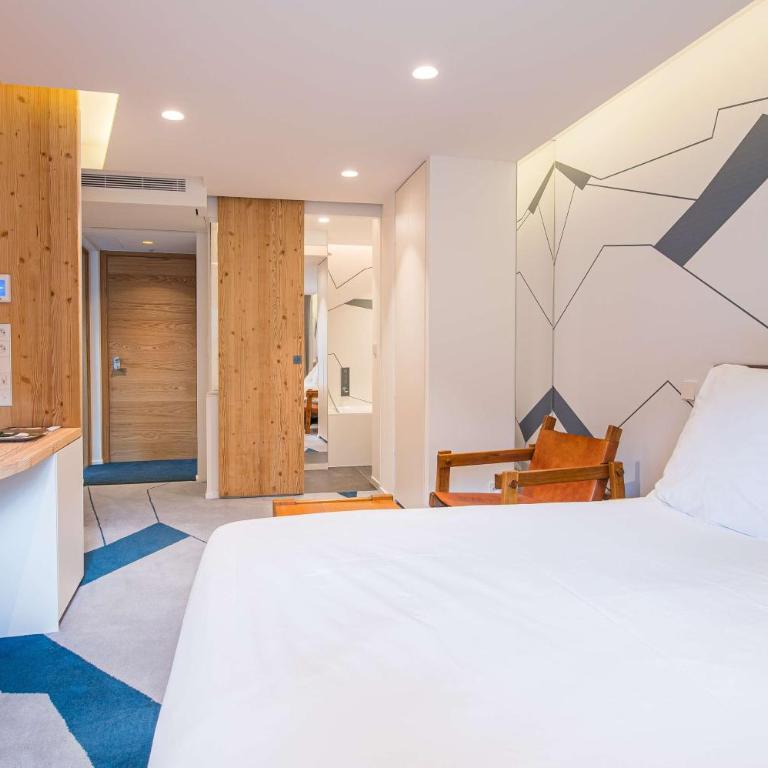 Hotel Chalet Les Saytels, BW Signature Collection - Superior Queen Room - 2