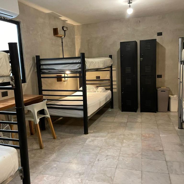 Moloch Hostel & Suites - 8-Bed Mixed Dormitory Room - 1