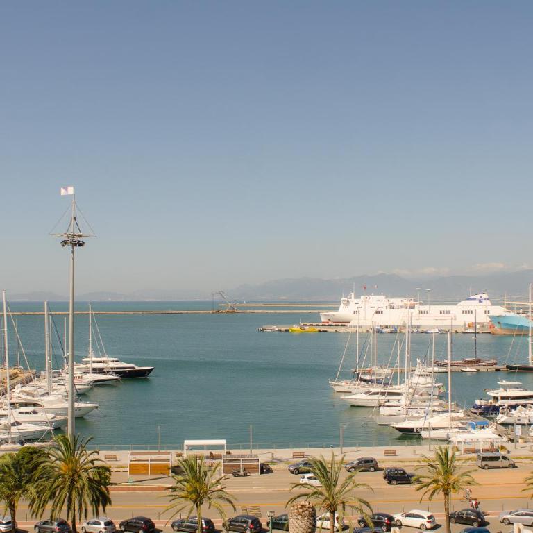 Right House Splendid Harbour View - One-Bedroom Apartment - 13