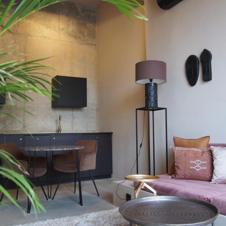 SUITES 9 MALAGA, three unique suites with private plunge pool - Suite de 1 dormitorio - 3
