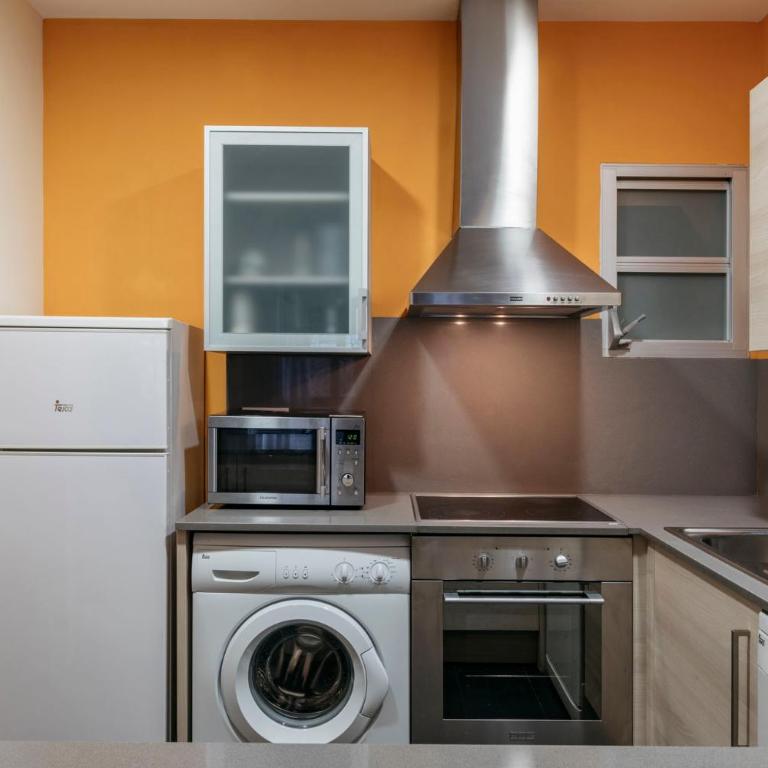 Barcelona Apartment Villarroel - Standard Apartment with Terrace - 4