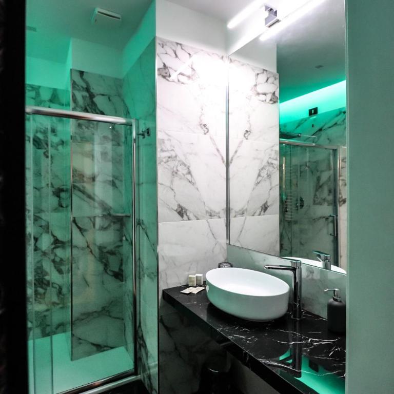 Aron Only Suites Bed and Breakfast - Camera Matrimoniale con Balcone - 5