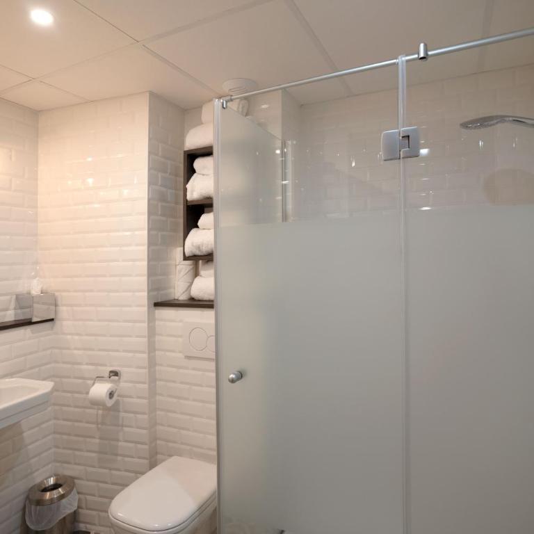 Hotel Litteraire Marcel Ayme, BW Premier Collection - Appartement Lit King-Size avec Cuisine - 7