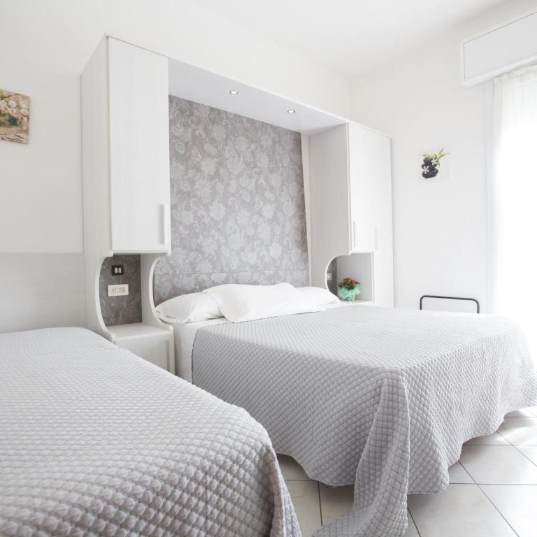 Hotel Desiree - Camera Matrimoniale Economy - 8