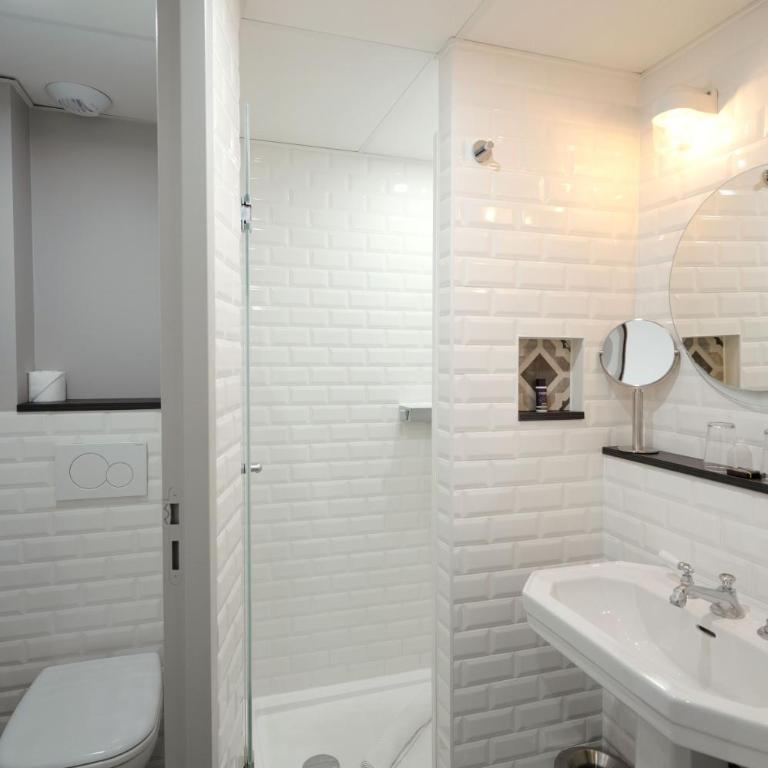 Hotel Litteraire Marcel Ayme, BW Premier Collection - Chambre Lit King-Size Supérieure - Non-Fumeurs - 5