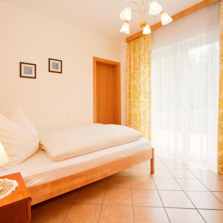 Pension Regia - Einzelzimmer mit Balkon - 1