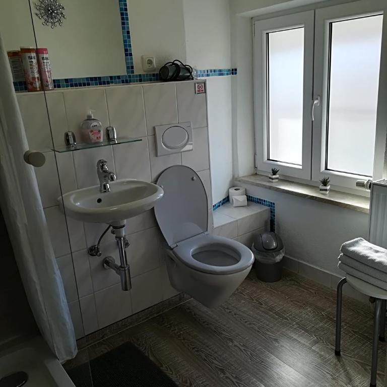 House LA Neuschwanstein Blick - Budget City Hotel - Vierbettzimmer mit privatem externen Bad - 9