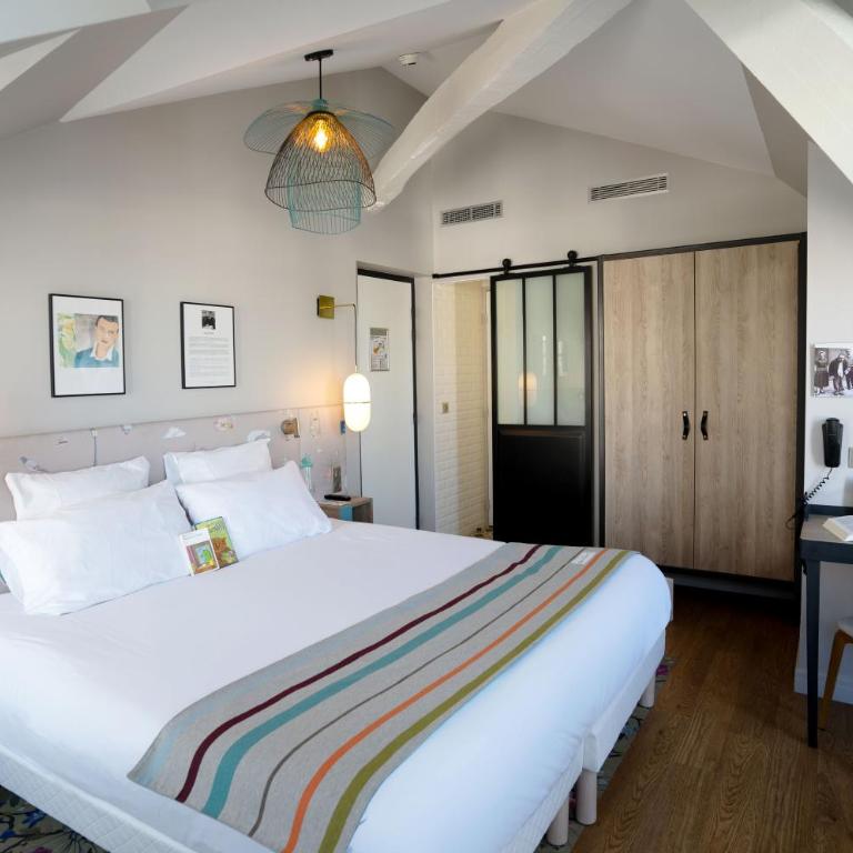 Hotel Litteraire Marcel Ayme, BW Premier Collection - Chambre Lit King-Size Supérieure - Non-Fumeurs - 1