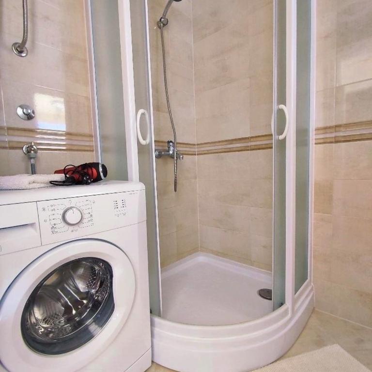 Veron Apartments - Two-Bedroom Apartment with Terrace - 6
