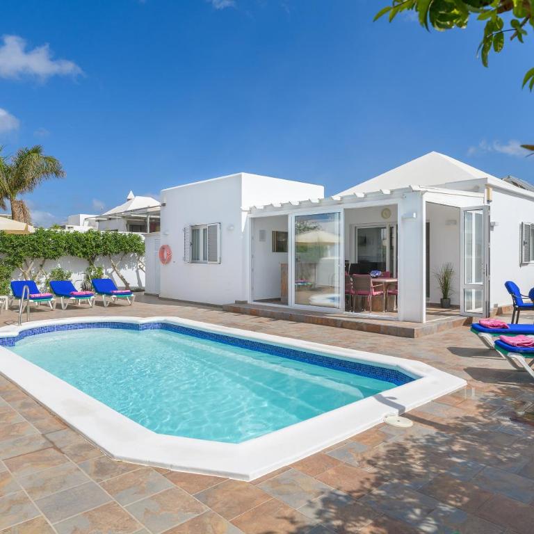 Villa Hermosa - Three-Bedroom Villa - 4