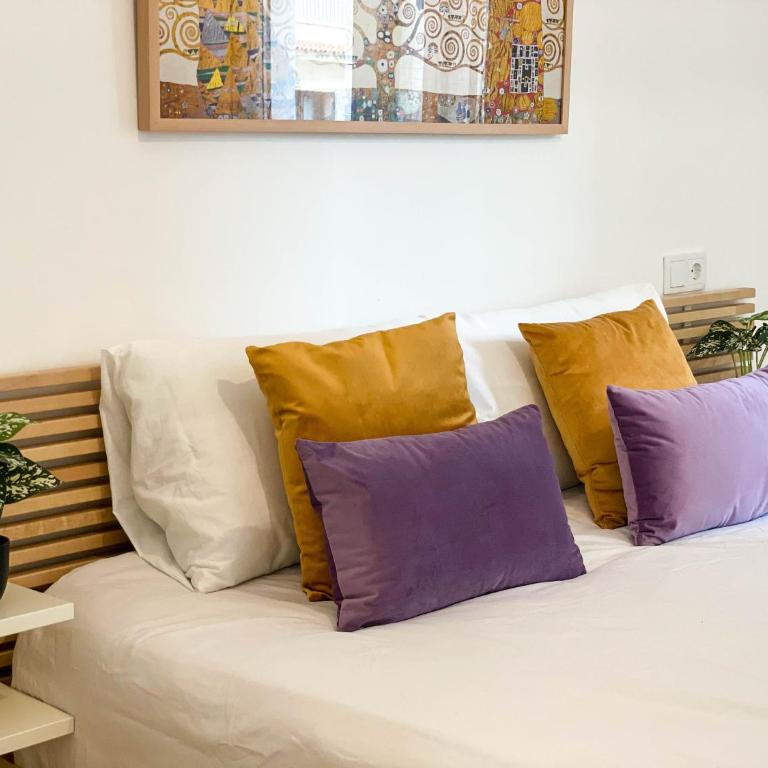 Piso en primera línea con vistas al Castillo - Two-Bedroom Apartment - 22