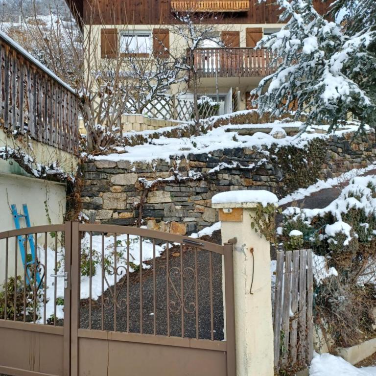 PLEIN SOLEIL appartement avec GARAGE pour SKI TROIS VALLEES et CURE THERMALE - Appartement - 1