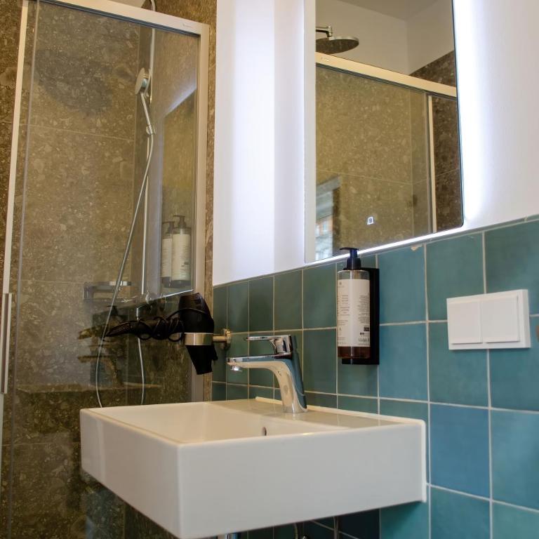 HOMELY STAY Studio 6 - Your Comfortable Self-Check-In Studio in Munich - Estudio - 14